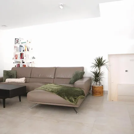 The Prime Design Neudorf - Parking Workspace Terrace *