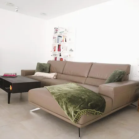 Apartment Beautiful Modern 2br With Big Terrace
