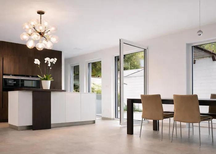 Elegant Luxury - Terrace & Prime Location Apartment